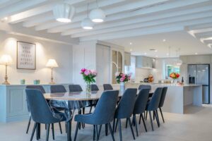 vue de la salle à manger du cottage de montchamp